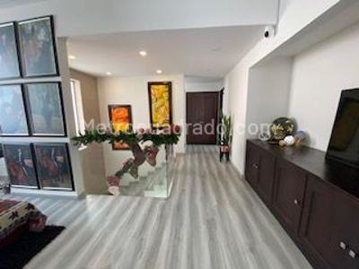 Casa de 3 alcobas en venta en San Jose De Bavaria, Bogotá, 800 m² · foto 5 de 15