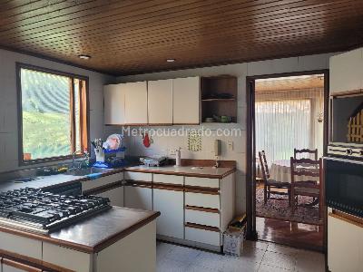 Casa de 3 alcobas en venta en San Jose De Bavaria, Bogotá, 800 m² · foto 4 de 15