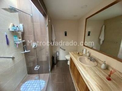 Casa de 3 alcobas en venta en San Jose De Bavaria, Bogotá, 210 m² · foto 17 de 17