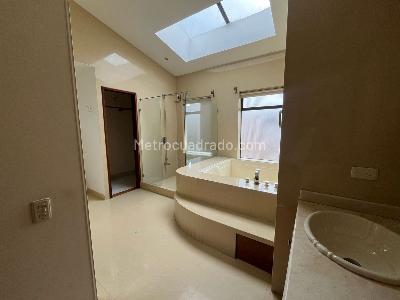 Casa de 4 alcobas en venta en Hacienda San Simon, Bogotá, 1461 m² · foto 11 de 19