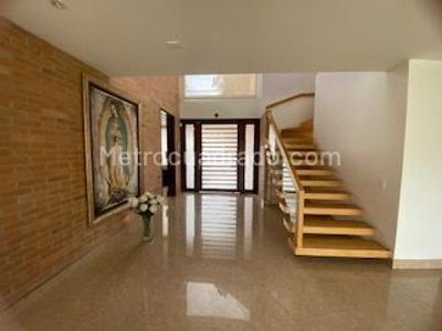 Casa de 4 alcobas en venta en San Jose De Bavaria, Bogotá, 800 m² · foto 15 de 20