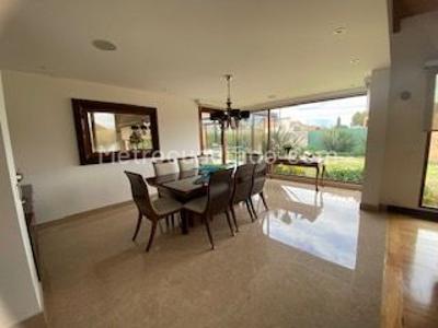 Casa de 4 alcobas en venta en San Jose De Bavaria, Bogotá, 800 m² · foto 18 de 20