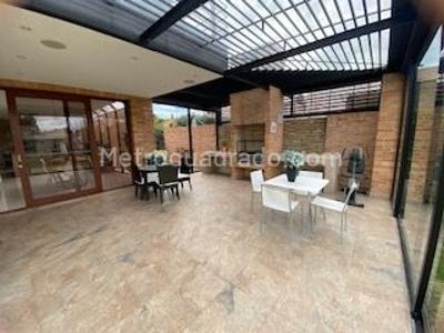 Casa de 4 alcobas en venta en San Jose De Bavaria, Bogotá, 800 m² · foto 6 de 20