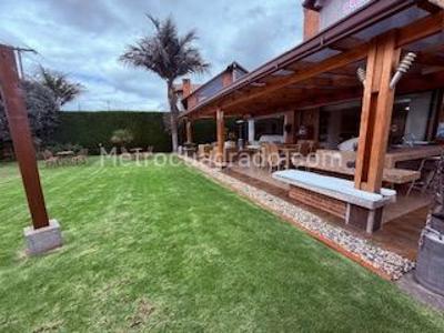 Casa de 4 alcobas en venta en San Jose De Bavaria, Bogotá, 800 m² · foto 15 de 17