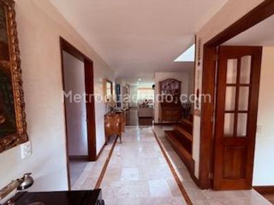 Casa en venta en San Jose De Bavaria, Bogotá · foto 11 de 19