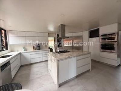Casa en venta en San Jose De Bavaria, Bogotá · foto 9 de 19