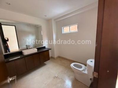 Casa de 5 alcobas en venta en San Jose De Bavaria, Bogotá, 800 m² · foto 13 de 20