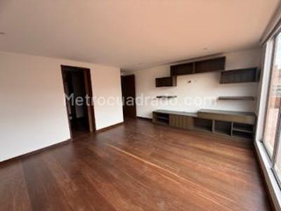 Casa de 5 alcobas en venta en San Jose De Bavaria, Bogotá, 800 m² · foto 2 de 20