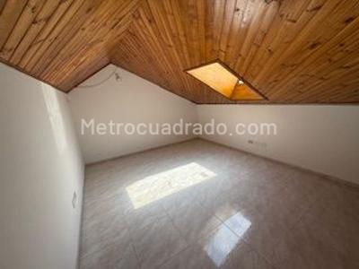 Casa de 3 alcobas en venta en San Jose De Bavaria, Bogotá, 800 m² · foto 11 de 14