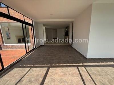 Casa de 3 alcobas en venta en San Jose De Bavaria, Bogotá, 800 m² · foto 5 de 14