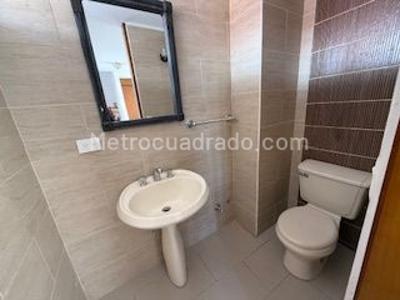 Casa de 3 alcobas en venta en San Jose De Bavaria, Bogotá, 800 m² · foto 9 de 14