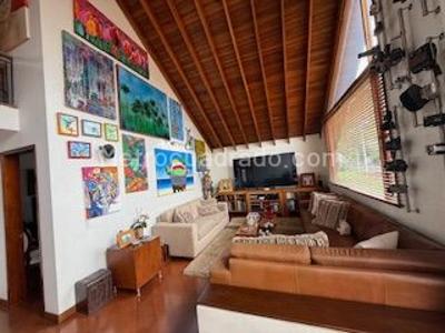 Casa de 4 alcobas en venta en San Jose De Bavaria, Bogotá, 800 m² · foto 3 de 16