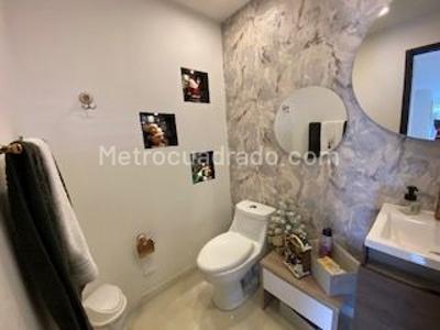 Casa de 3 alcobas en venta en San Jose De Bavaria, Bogotá, 800 m² · foto 3 de 17