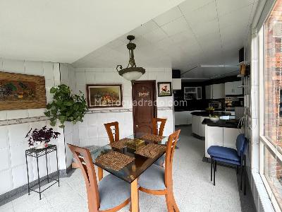 Casa de 4 alcobas en venta en San Jose De Bavaria, Bogotá, 850 m² · foto 3 de 15