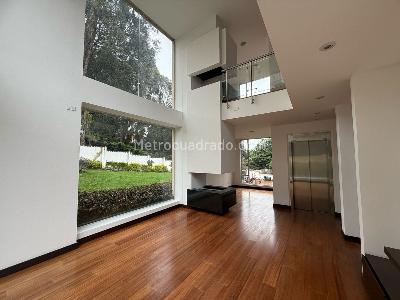 Casa de 3 alcobas en venta en Altos De Suba, Bogotá, 336 m² · foto 4 de 19