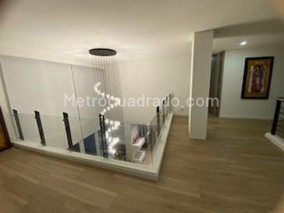 Casa de 4 alcobas en venta en San Jose De Bavaria, Bogotá, 800 m² · foto 2 de 20