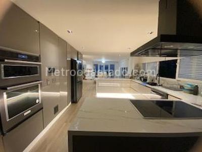 Casa de 4 alcobas en venta en San Jose De Bavaria, Bogotá, 800 m² · foto 8 de 20