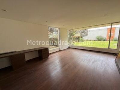 Casa de 4 alcobas en venta en San Jose De Bavaria, Bogotá, 800 m² · foto 16 de 18