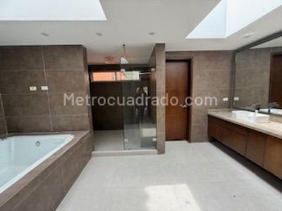 Casa de 4 alcobas en venta en San Jose De Bavaria, Bogotá, 800 m² · foto 18 de 18