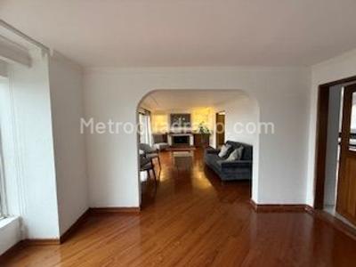 Casa de 4 alcobas en venta en San Jose De Bavaria, Bogotá, 600 m² · foto 13 de 18