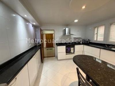 Casa de 4 alcobas en venta en San Jose De Bavaria, Bogotá, 600 m² · foto 17 de 18