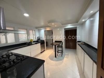 Casa de 4 alcobas en venta en San Jose De Bavaria, Bogotá, 600 m² · foto 6 de 18