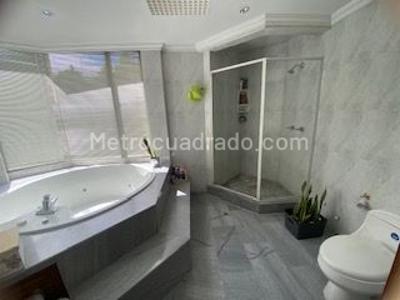 Casa de 4 alcobas en venta en San Jose De Bavaria, Bogotá, 800 m² · foto 13 de 20