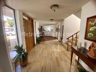 Casa de 4 alcobas en venta en San Jose De Bavaria, Bogotá, 800 m² · foto 16 de 20