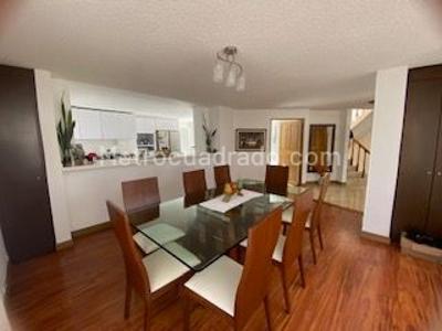 Casa de 4 alcobas en venta en San Jose De Bavaria, Bogotá, 800 m² · foto 18 de 20