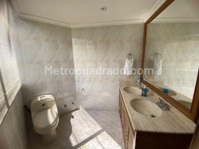Casa de 4 alcobas en venta en San Jose De Bavaria, Bogotá, 800 m² · foto 5 de 20