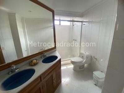 Casa de 4 alcobas en venta en San Jose De Bavaria, Bogotá, 800 m² · foto 8 de 20