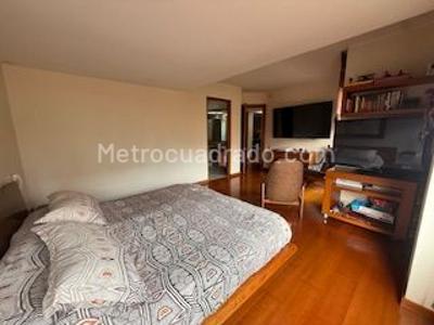 Apartamento de 3 alcobas en venta en Colina Campestre, Bogotá, 196 m² · foto 3 de 20