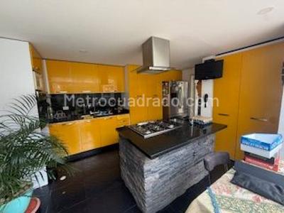 Casa de 4 alcobas en venta en San Jose De Bavaria, Bogotá, 800 m² · foto 3 de 11