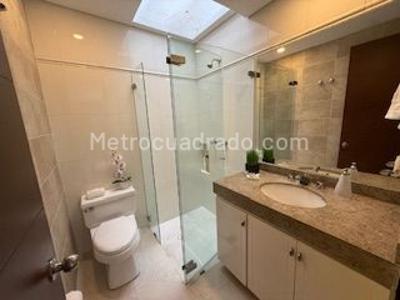 Casa de 3 alcobas en venta en San Jose De Bavaria, Bogotá, 350 m² · foto 13 de 17