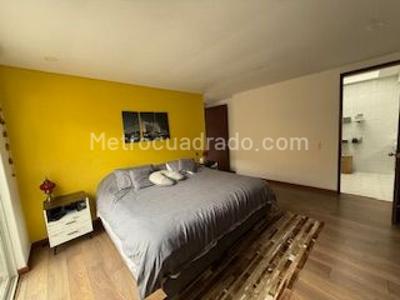 Casa de 3 alcobas en venta en San Jose De Bavaria, Bogotá, 350 m² · foto 3 de 17