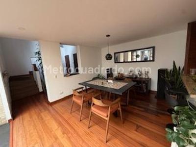 Casa de 3 alcobas en venta en San Jose De Bavaria, Bogotá, 350 m² · foto 7 de 17