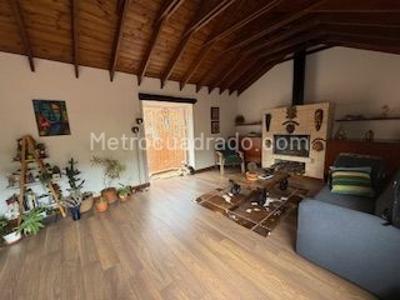 Casa de 3 alcobas en venta en San Jose De Bavaria, Bogotá, 350 m² · foto 8 de 17