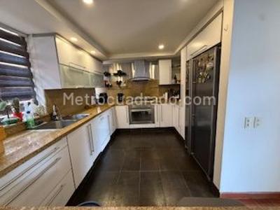 Casa de 3 alcobas en venta en San Jose De Bavaria, Bogotá, 350 m² · foto 9 de 17
