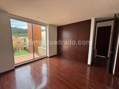 Casa de 3 alcobas en arriendo en San Jose De Bavaria, Bogotá, 800 m² · foto 14 de 15
