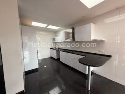 Casa de 3 alcobas en arriendo en San Jose De Bavaria, Bogotá, 800 m² · foto 15 de 15