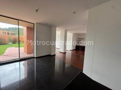 Casa de 3 alcobas en arriendo en San Jose De Bavaria, Bogotá, 800 m² · foto 3 de 15