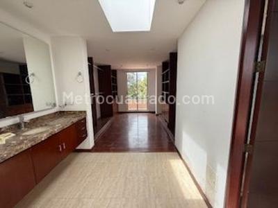 Casa de 3 alcobas en arriendo en San Jose De Bavaria, Bogotá, 800 m² · foto 8 de 15