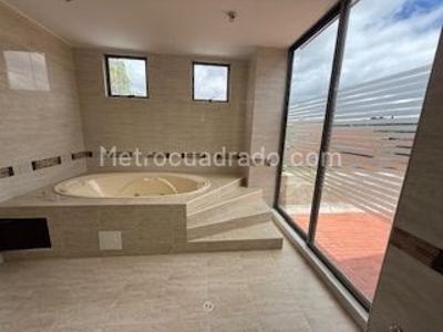 Casa de 3 alcobas en arriendo en San Jose De Bavaria, Bogotá, 800 m² · foto 9 de 15