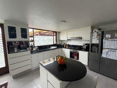 Casa de 4 alcobas en venta en San Jose De Bavaria, Bogotá, 1200 m² · foto 4 de 20