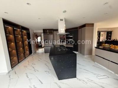 Casa de 4 alcobas en venta en San Jose De Bavaria, Bogotá, 800 m² · foto 10 de 16