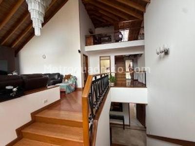 Casa de 4 alcobas en venta en San Jose De Bavaria, Bogotá, 800 m² · foto 14 de 16