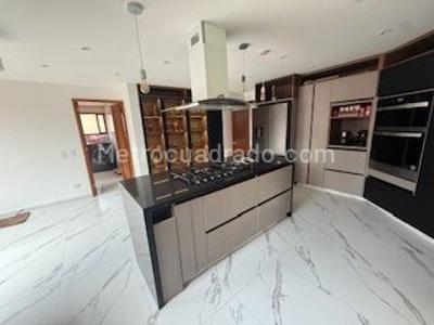 Casa de 4 alcobas en venta en San Jose De Bavaria, Bogotá, 800 m² · foto 15 de 16