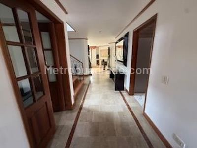Casa de 4 alcobas en venta en San Jose De Bavaria, Bogotá, 800 m² · foto 8 de 16