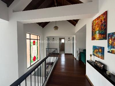 Casa de 3 alcobas en venta en San Jose De Bavaria, Bogotá, 550 m² · foto 8 de 17