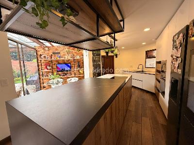 Casa de 4 alcobas en venta en San Jose De Bavaria, Bogotá, 800 m² · foto 3 de 14
